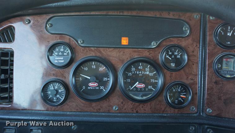 image for item DA1496 2005 Peterbilt 357 dump truck