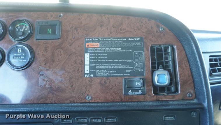 image for item DA1496 2005 Peterbilt 357 dump truck