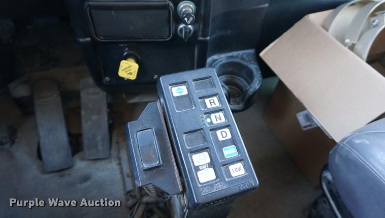 image for item DA1496 2005 Peterbilt 357 dump truck