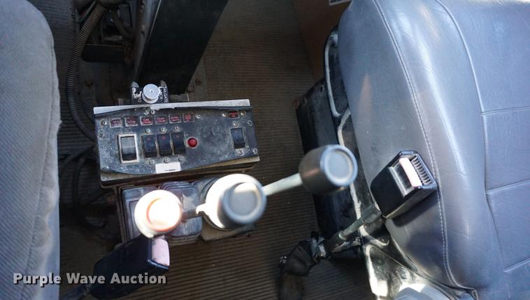 image for item DA1496 2005 Peterbilt 357 dump truck