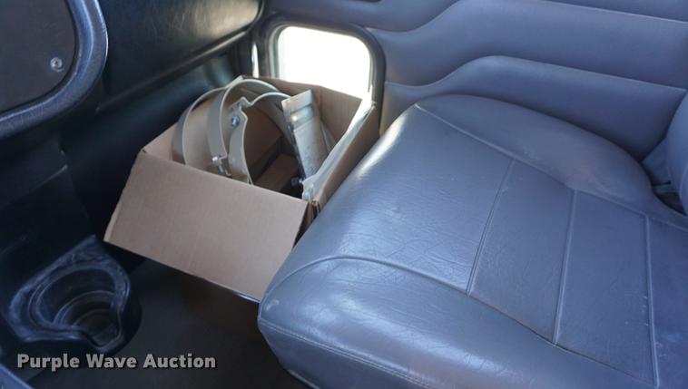 image for item DA1496 2005 Peterbilt 357 dump truck