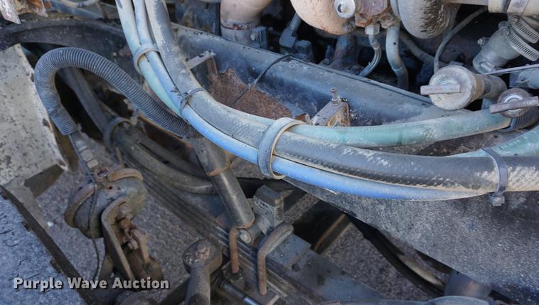 image for item DA1496 2005 Peterbilt 357 dump truck