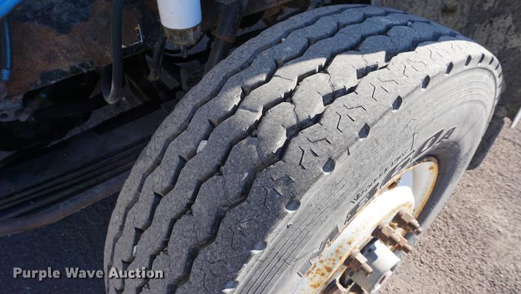 image for item DA1496 2005 Peterbilt 357 dump truck