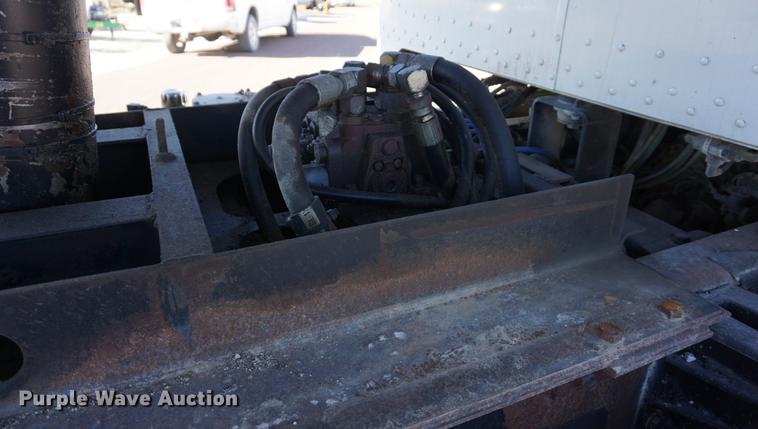 image for item DA1496 2005 Peterbilt 357 dump truck