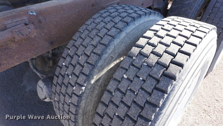 image for item DA1496 2005 Peterbilt 357 dump truck