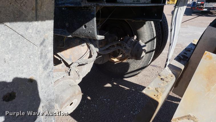 image for item DA1496 2005 Peterbilt 357 dump truck