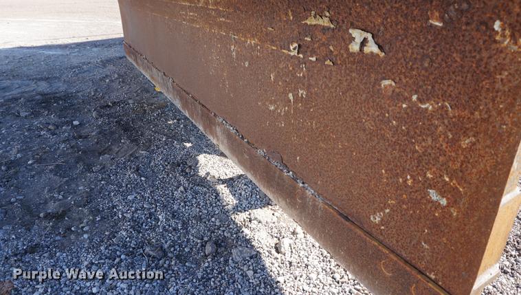 image for item DA1496 2005 Peterbilt 357 dump truck