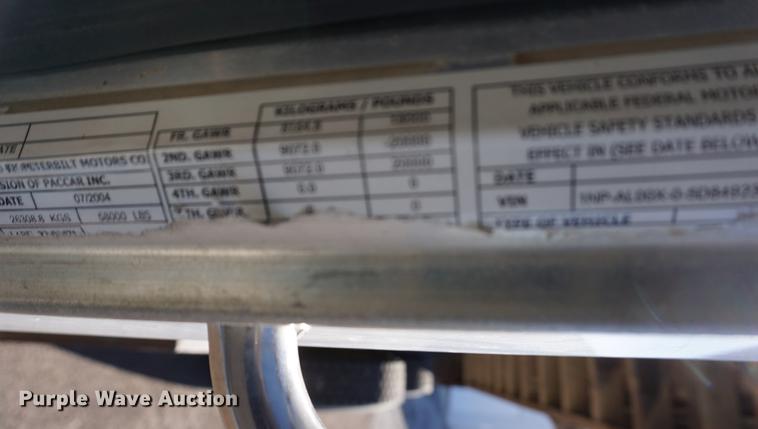 image for item DA1496 2005 Peterbilt 357 dump truck