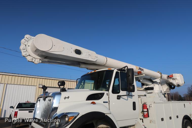 image for item DA6571 2011 International 7400 bucket truck