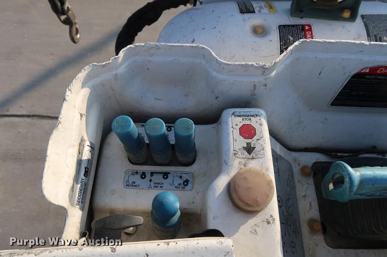 image for item DA6571 2011 International 7400 bucket truck