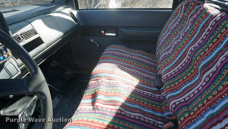 image for item DB0331 1995 GMC TopKick utility truck