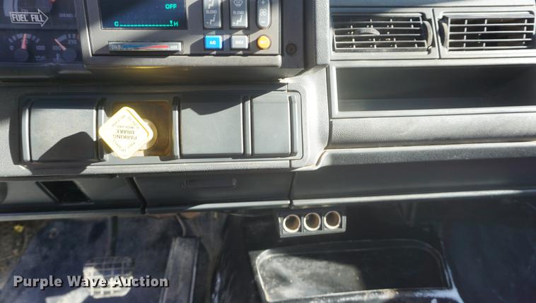 image for item DB0331 1995 GMC TopKick utility truck