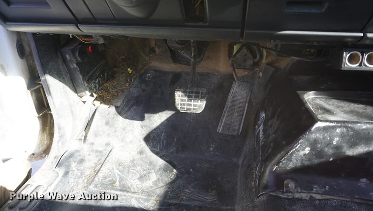 image for item DB0331 1995 GMC TopKick utility truck