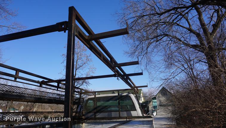 image for item DB0331 1995 GMC TopKick utility truck