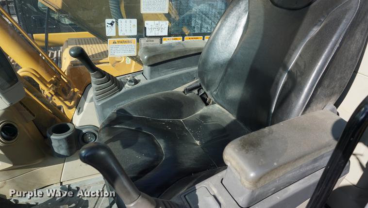 image for item DB0341 2002 Caterpillar 320CL excavator