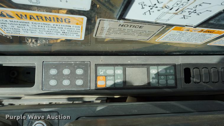 image for item DB0341 2002 Caterpillar 320CL excavator