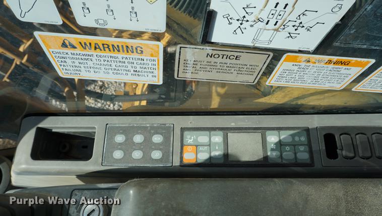 image for item DB0341 2002 Caterpillar 320CL excavator