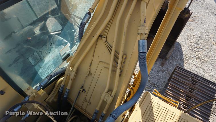 image for item DB0341 2002 Caterpillar 320CL excavator