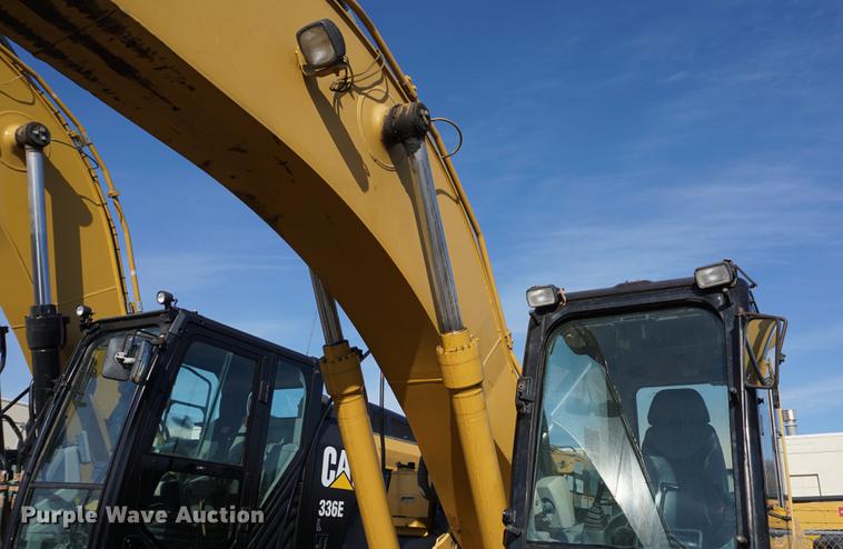 image for item DB0341 2002 Caterpillar 320CL excavator