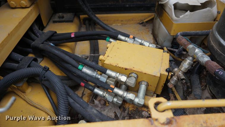 image for item DB0341 2002 Caterpillar 320CL excavator