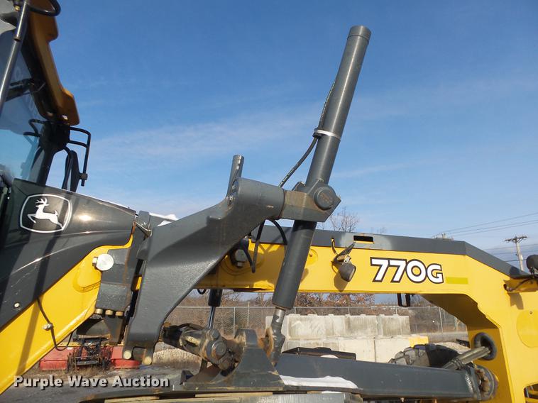 image for item DB7322 2009 John Deere 770G motor grader