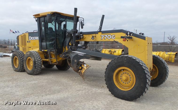 image for item DB7323 2009 John Deere 770G motor grader