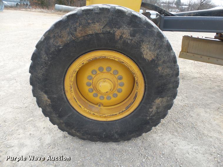 image for item DB7323 2009 John Deere 770G motor grader