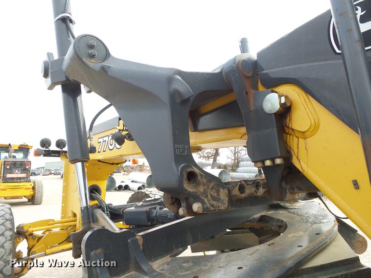 image for item DB7323 2009 John Deere 770G motor grader