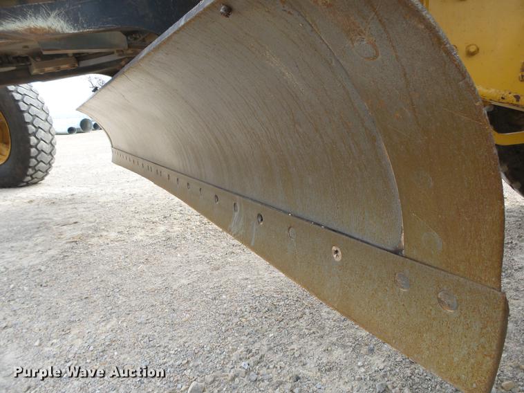 image for item DB7323 2009 John Deere 770G motor grader