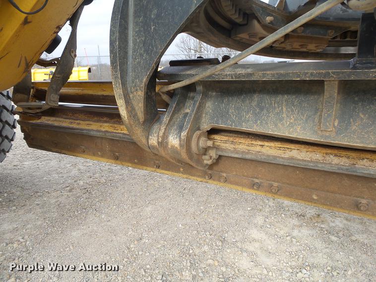 image for item DB7323 2009 John Deere 770G motor grader