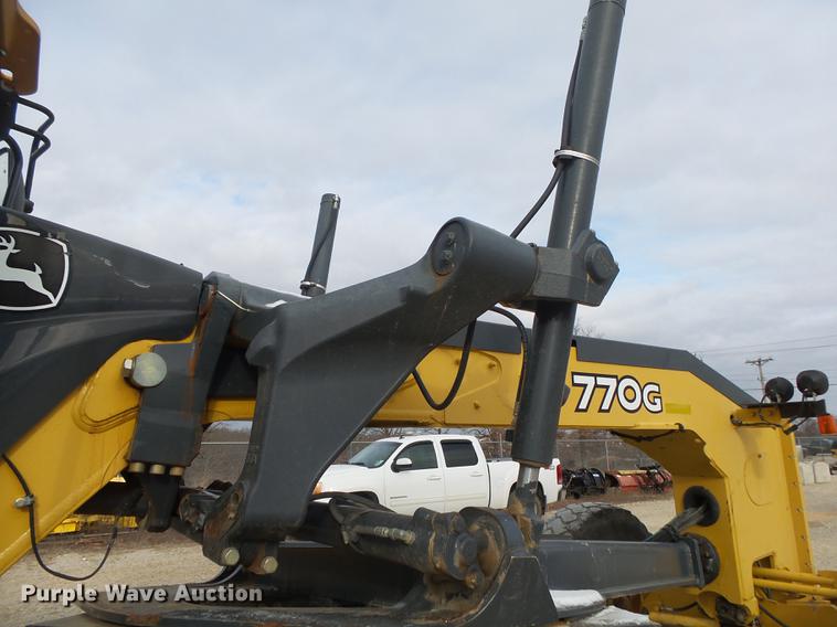 image for item DB7323 2009 John Deere 770G motor grader