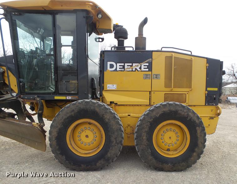 image for item DB7323 2009 John Deere 770G motor grader