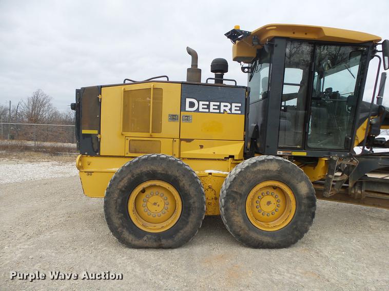 image for item DB7323 2009 John Deere 770G motor grader