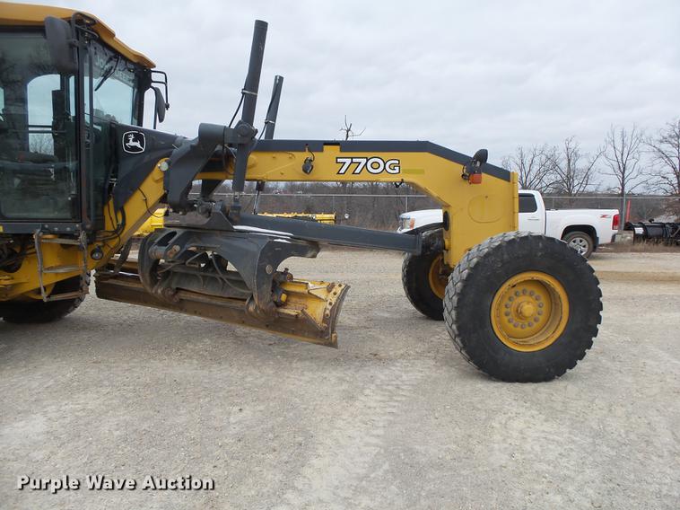 image for item DB7323 2009 John Deere 770G motor grader