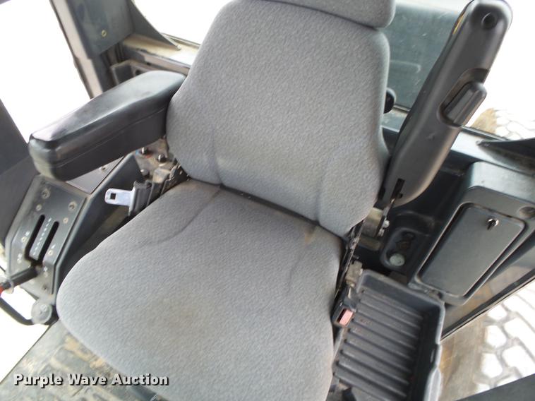 image for item DB7323 2009 John Deere 770G motor grader