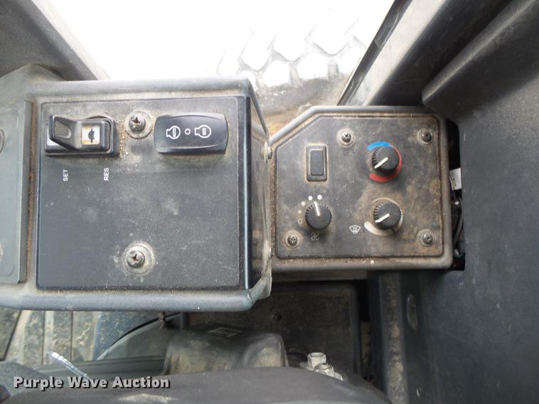 image for item DB7323 2009 John Deere 770G motor grader