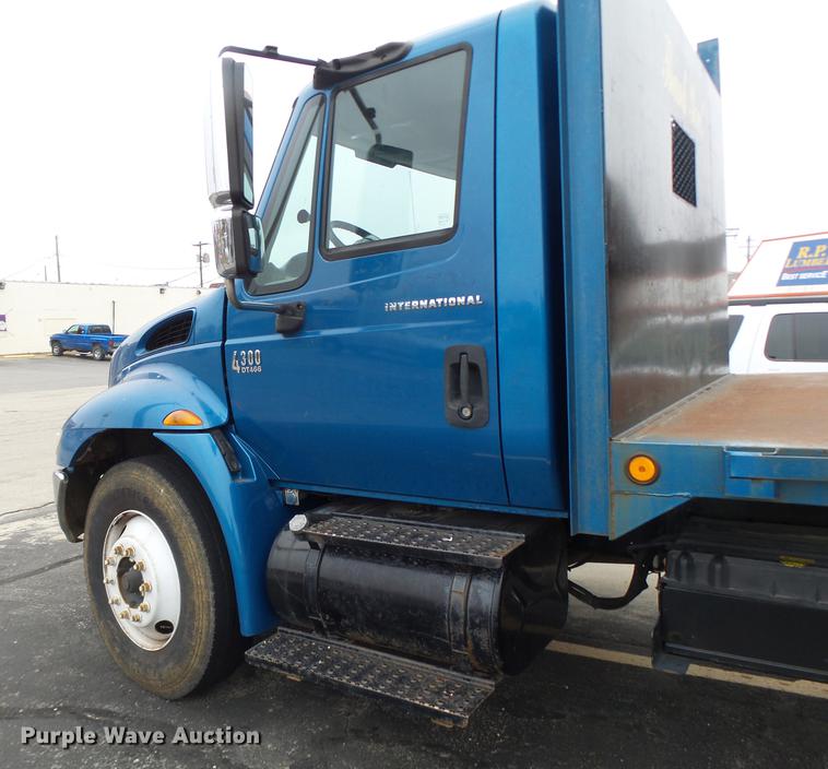 image for item DB9831 2002 International 4300 flat dump bed truck