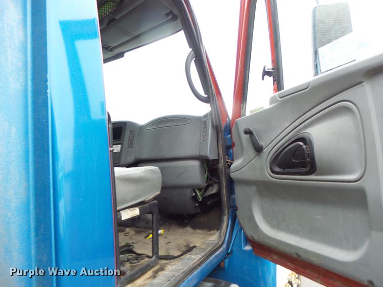 image for item DB9831 2002 International 4300 flat dump bed truck