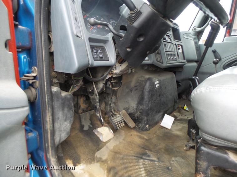 image for item DB9831 2002 International 4300 flat dump bed truck