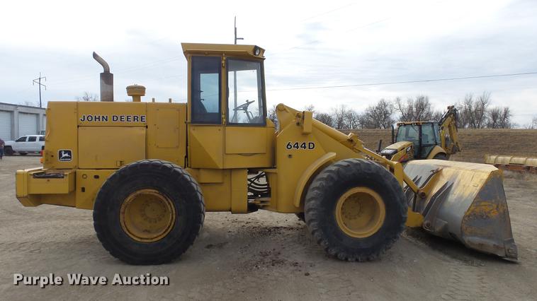 image for item DC0535 1985 John Deere 644D wheel loader