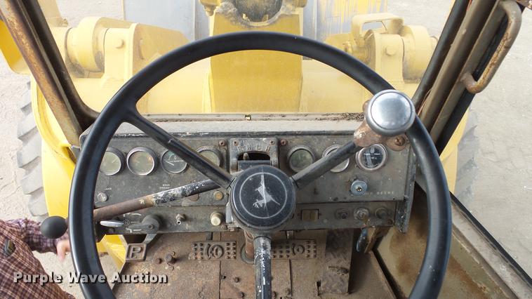 image for item DC0535 1985 John Deere 644D wheel loader