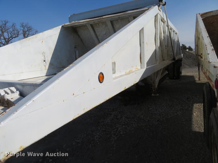 image for item DC0813 1987 Ranch bottom dump trailer