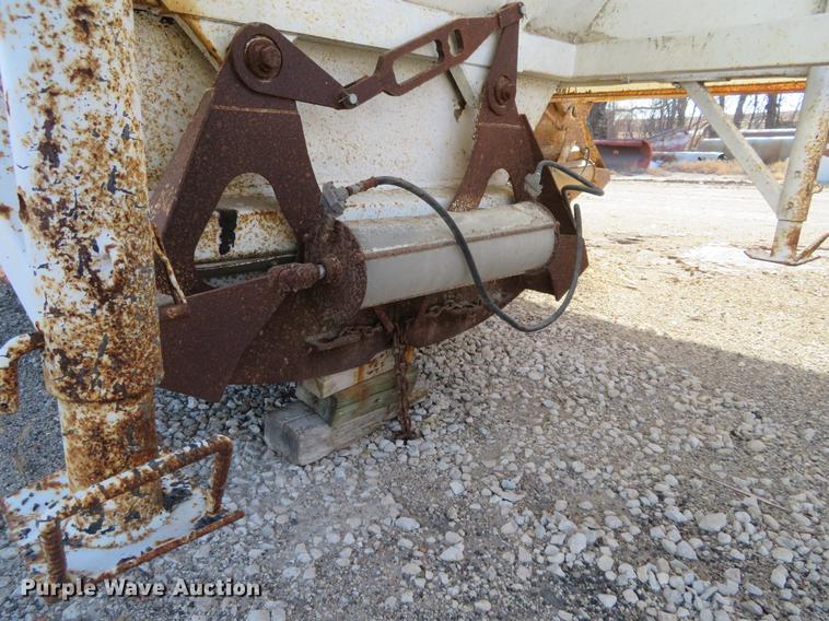 image for item DC0813 1987 Ranch bottom dump trailer