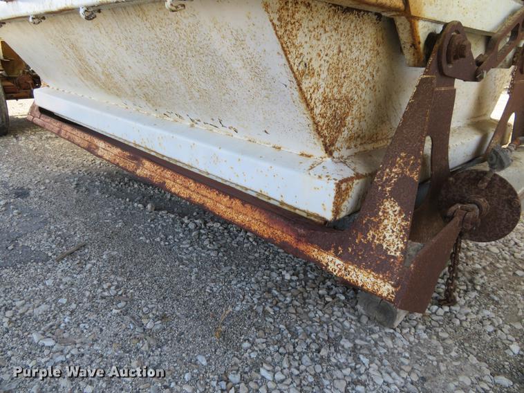 image for item DC0813 1987 Ranch bottom dump trailer