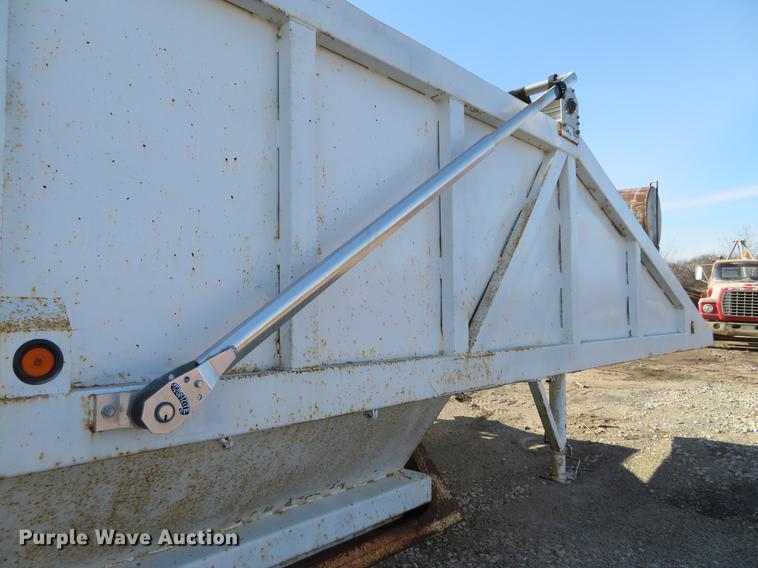 image for item DC0813 1987 Ranch bottom dump trailer