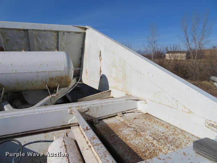 image for item DC0813 1987 Ranch bottom dump trailer