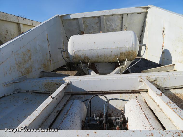 image for item DC0813 1987 Ranch bottom dump trailer