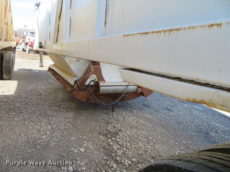image for item DC0813 1987 Ranch bottom dump trailer