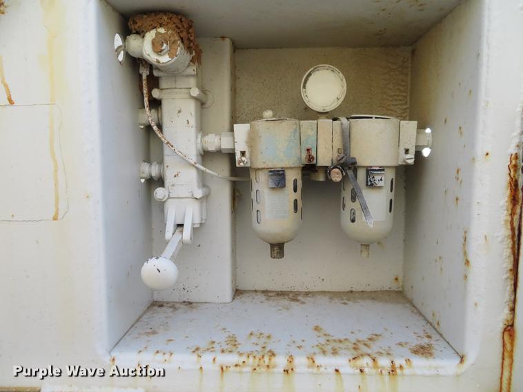 image for item DC0813 1987 Ranch bottom dump trailer