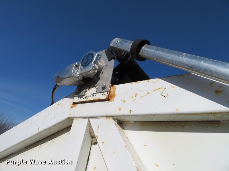 image for item DC0813 1987 Ranch bottom dump trailer